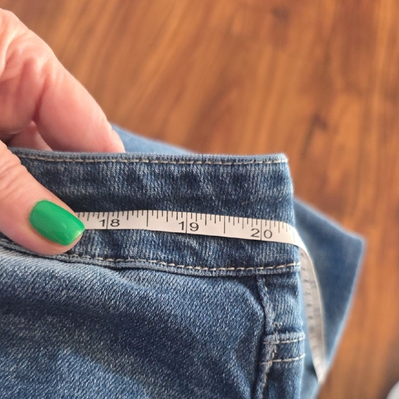 Eloquii Medium Blue Barrell Jeans 18 - Picture 10 of 13